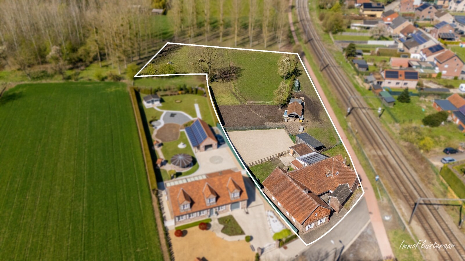 Charmante boerderij met piste en weides op ca. 59 are te Hoeselt 