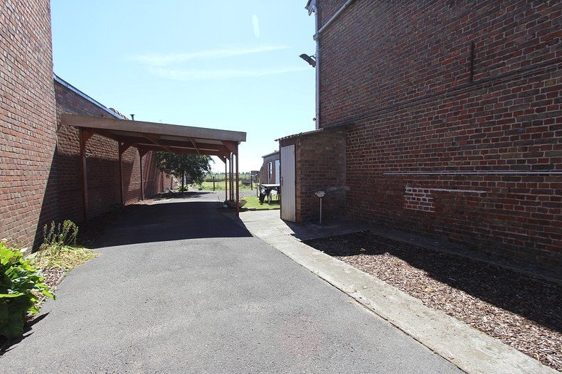 VERKOCHT IN UW BUURT ! 