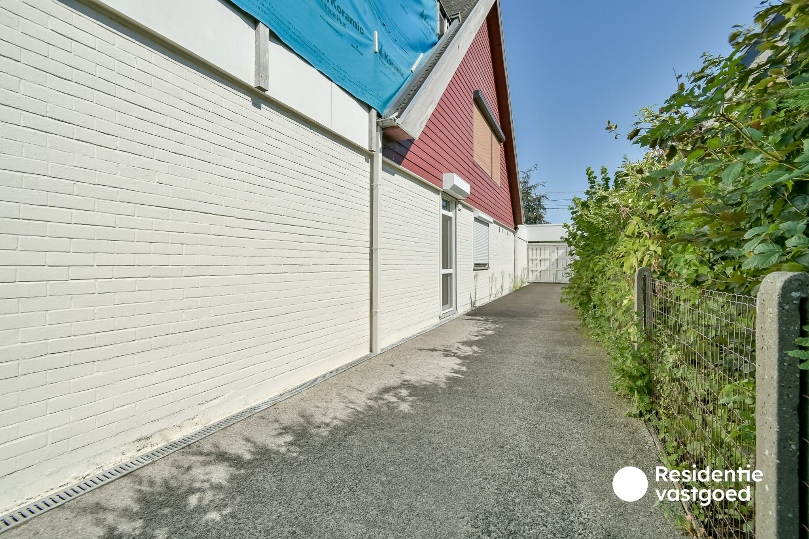 Verrassend ruime woning met unieke indeling en veel potentieel in Torhout! 
