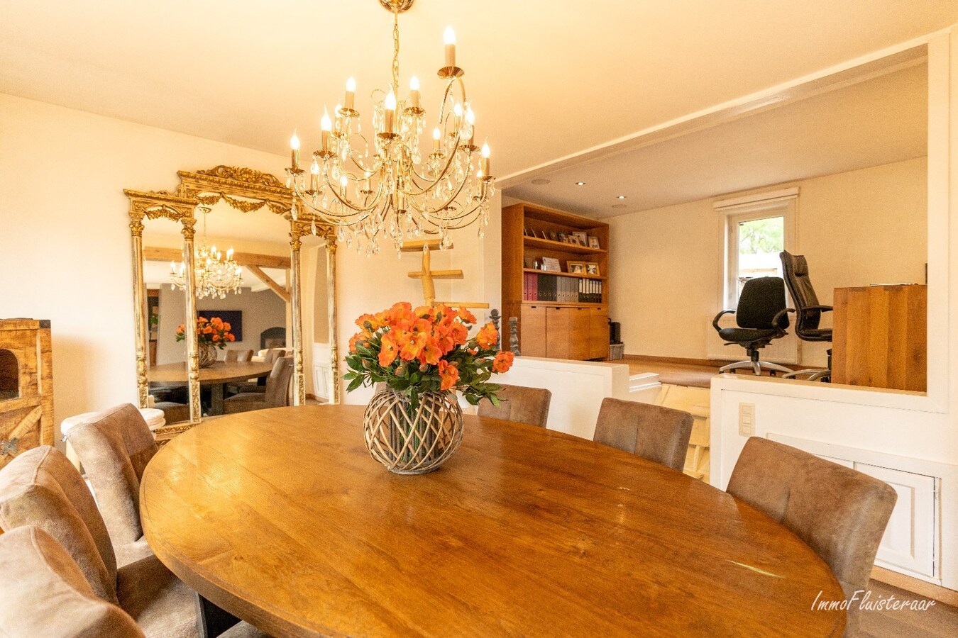 Prachtige villa met hippische accommodatie en binnenpiste op ca. 2ha te Paal 