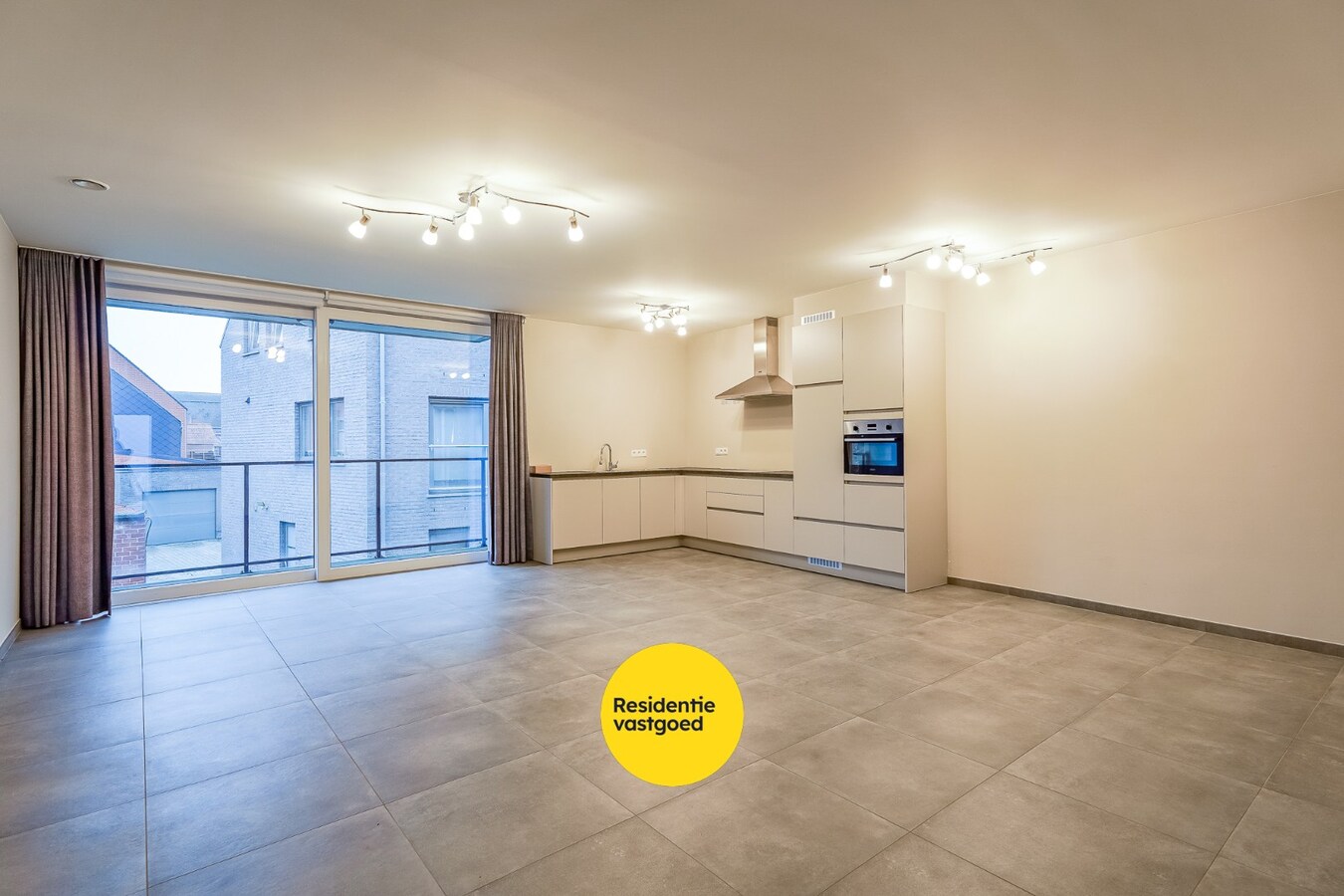 Te huur service flat - Aartrijke