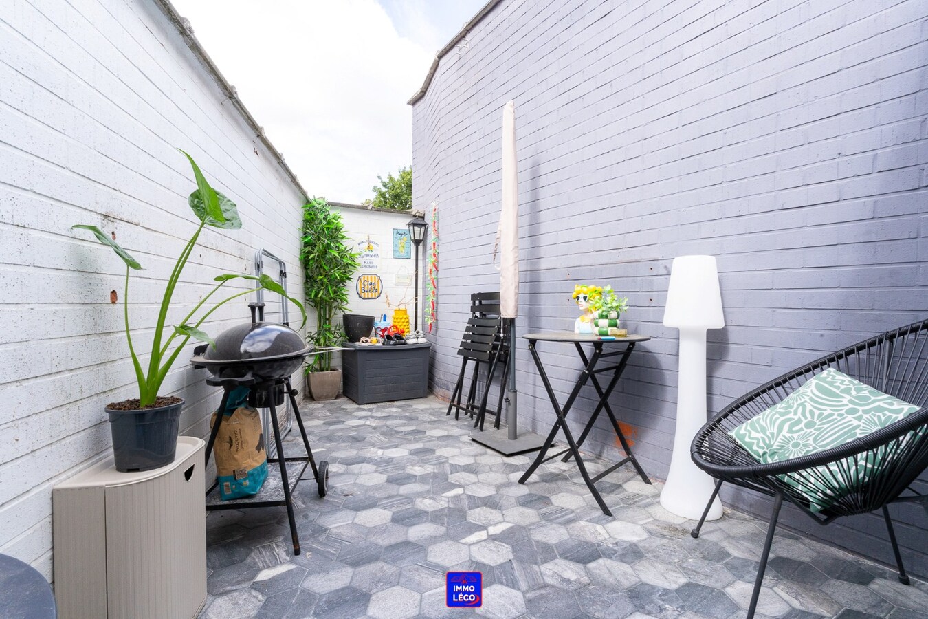 Maison rénovée avec 3 chambres et cour 