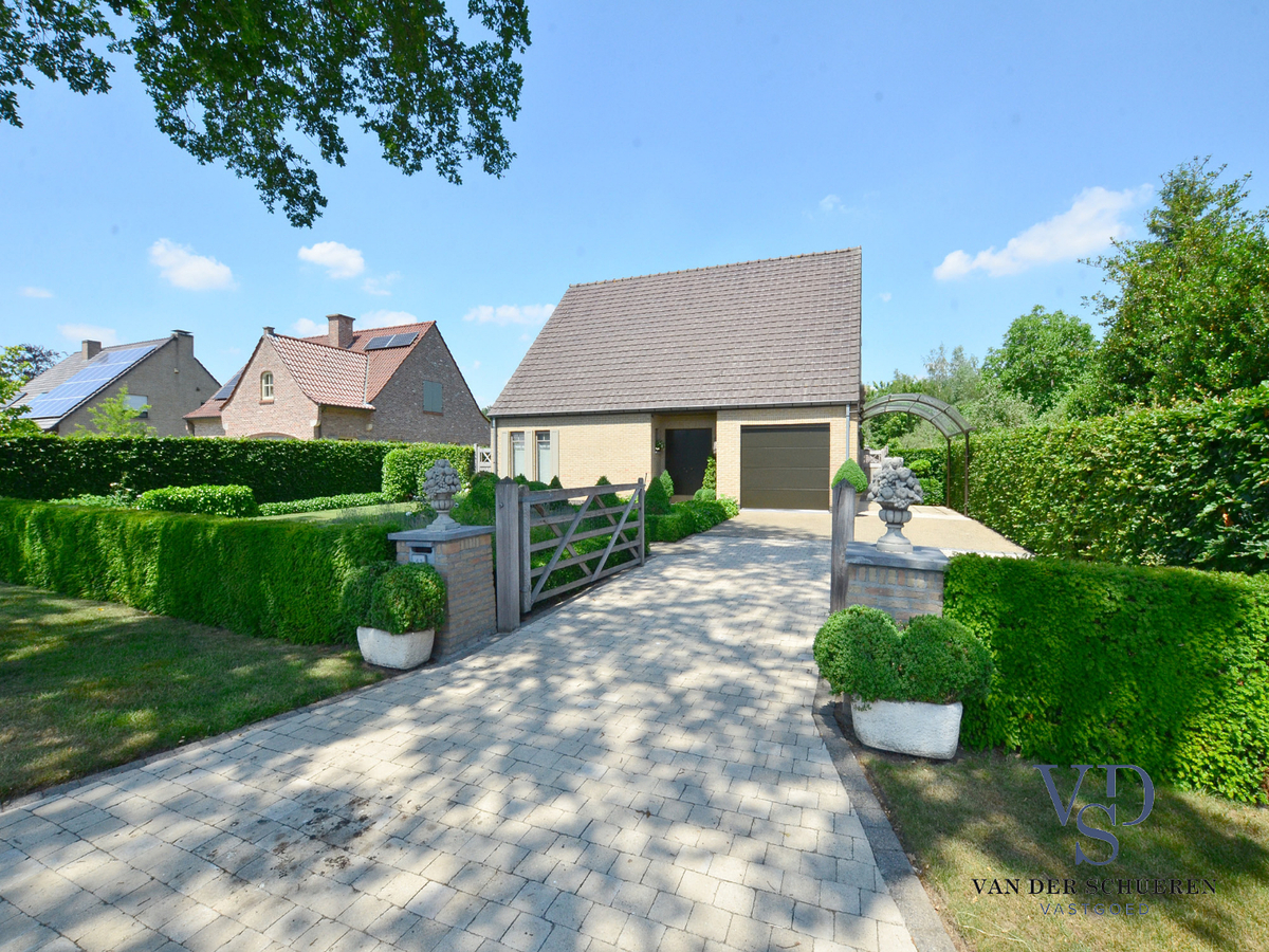 Ruime, tijdloze villa. Uitstekende ligging. 