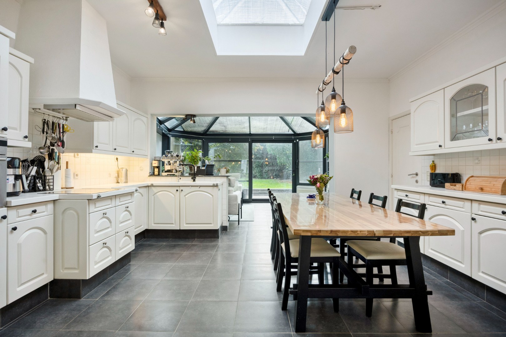 Woning met 3 ruime slaapkamers, bureau, tuin , kelder en zolder in Kessel-Lo! - EPC 198 kWh/m² - bewoonbare opp. 233 m² 