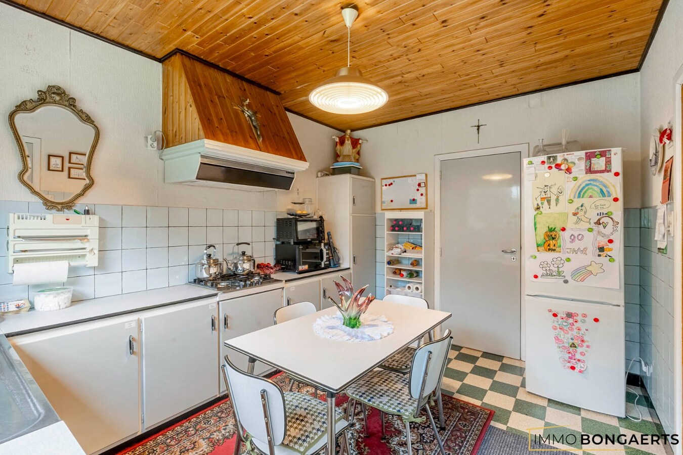 Ruime, te renoveren woning met drie slaapkamers in Zonhoven 