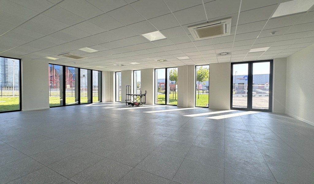 Logistieke loodsen te huur in Canal Logistics Centre Willebroek