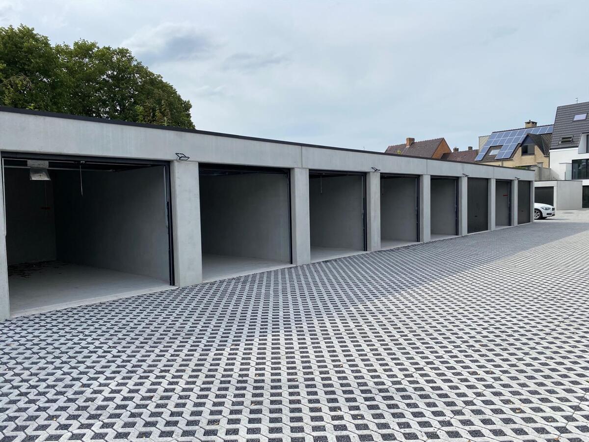 Verhuurd garage - Eernegem