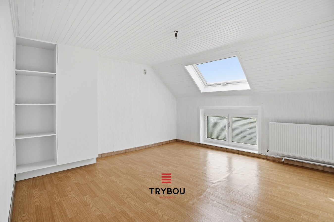 Ruime halfopen woning met 6 slaapkamers in Houthulst! 