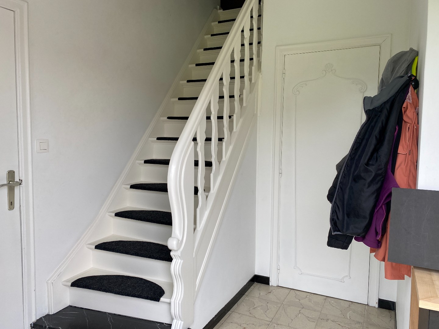 Ruime halfopen woning met tuin en garage op zeer rustige ligging! 