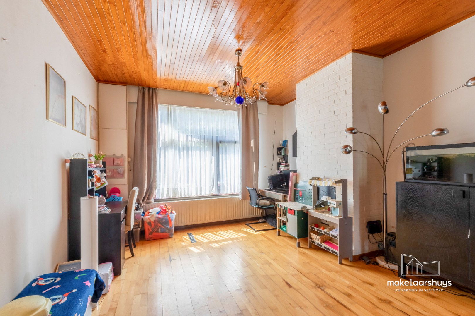 Ruime woning met 4 slpk en aangename tuin te Sint-Amandsberg 