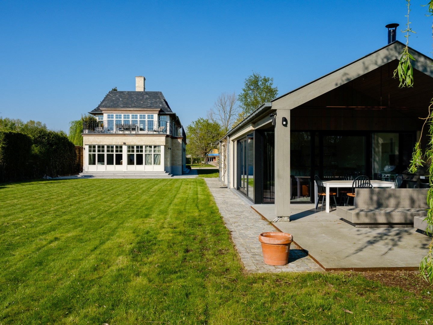 Exclusieve Franse manoir villa met bijhuis aan de Leie 