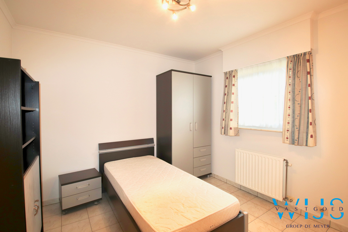 Leuke gezinswoning met 4 slaapkamers &amp; tuin te Oosteeklo ! 