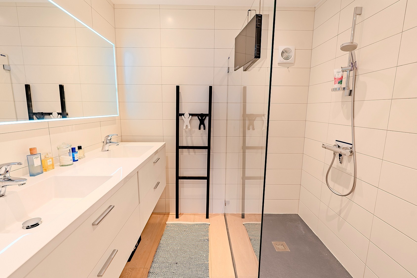 Ruim en volledig instapklaar appartement met 2 slaapkamers op de Lippenslaan 