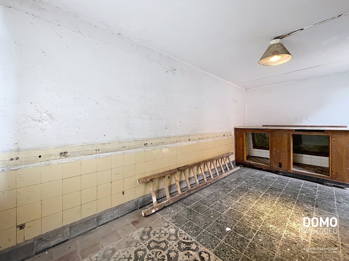 Authentieke open bebouwing met bijgebouwen en potentieel in Tuilt-Kuringen 