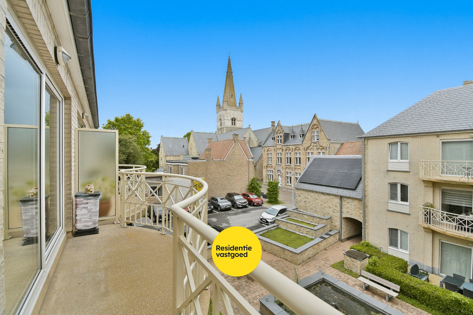 Duplex-appartement in rustige residentie met twee slaapkamers en terras 