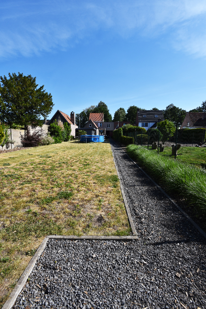 Gerenoveerde woning 3 slpks en garage op 920m² te Maldegem 