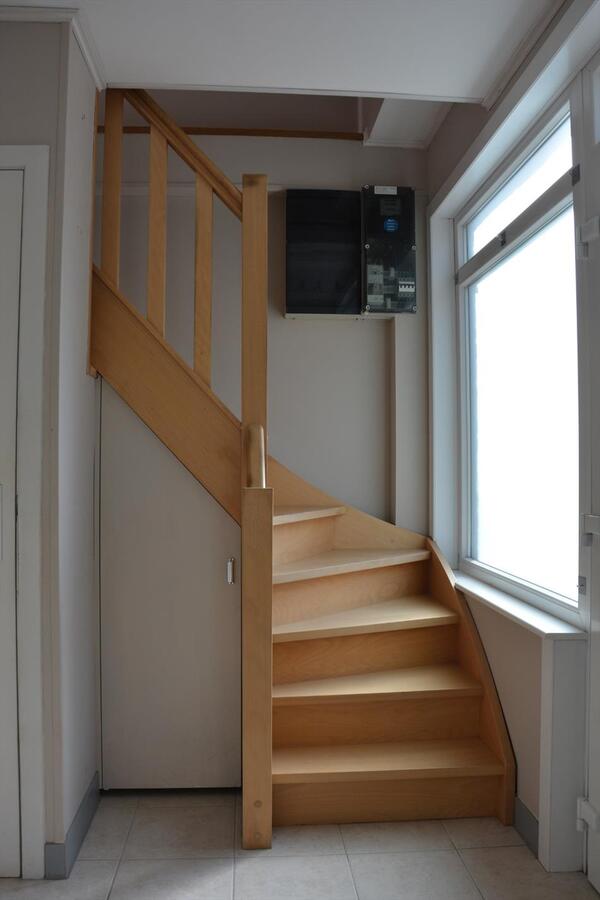 Op te knappen woning in rustige straat 