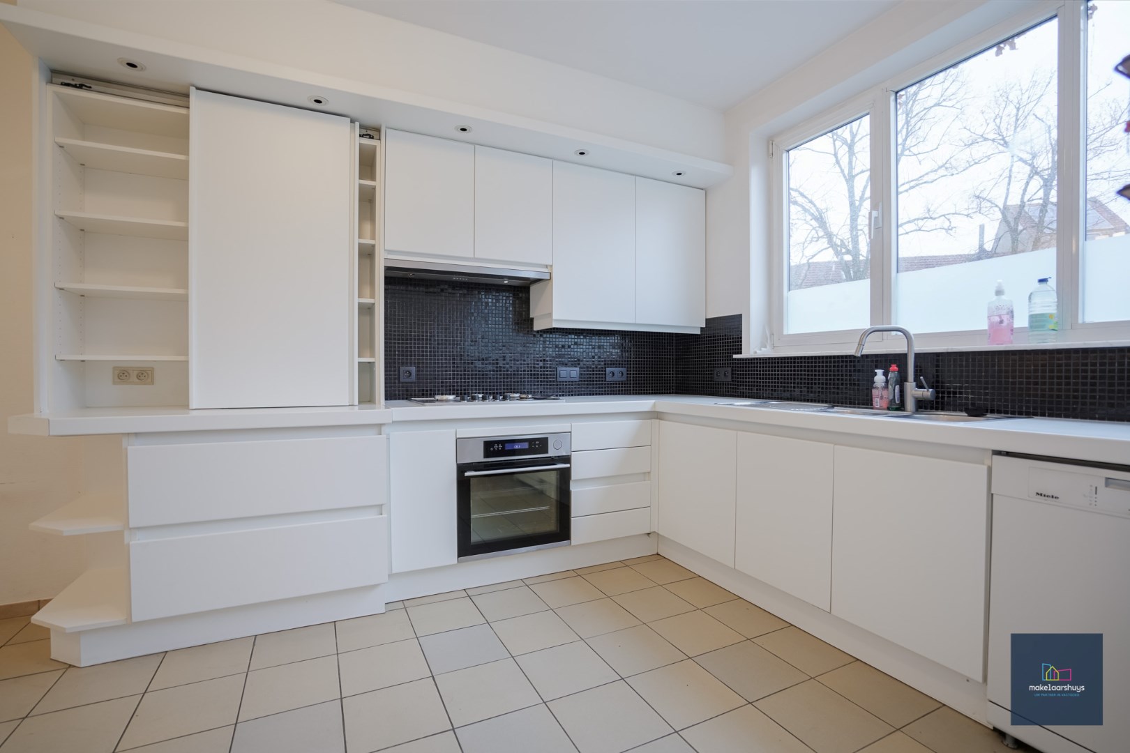 Ruime woning met zicht op het Claeys Bouüaertpark 