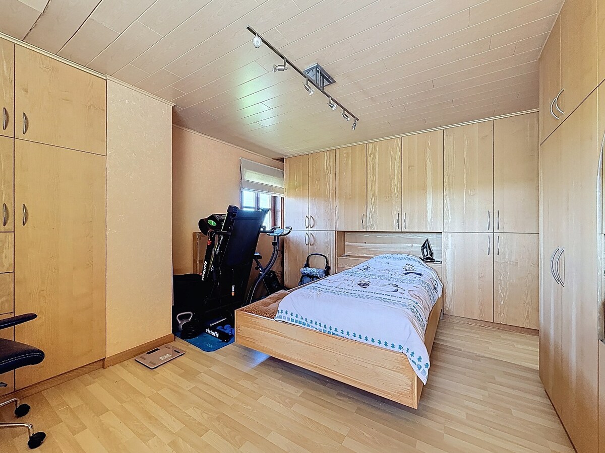 Ruime HOB met veel opslagruimte/garage te Zwalm 