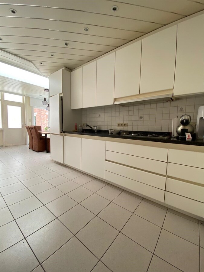 Te huur Handzame: woning met 4 slaapkamers en garage 