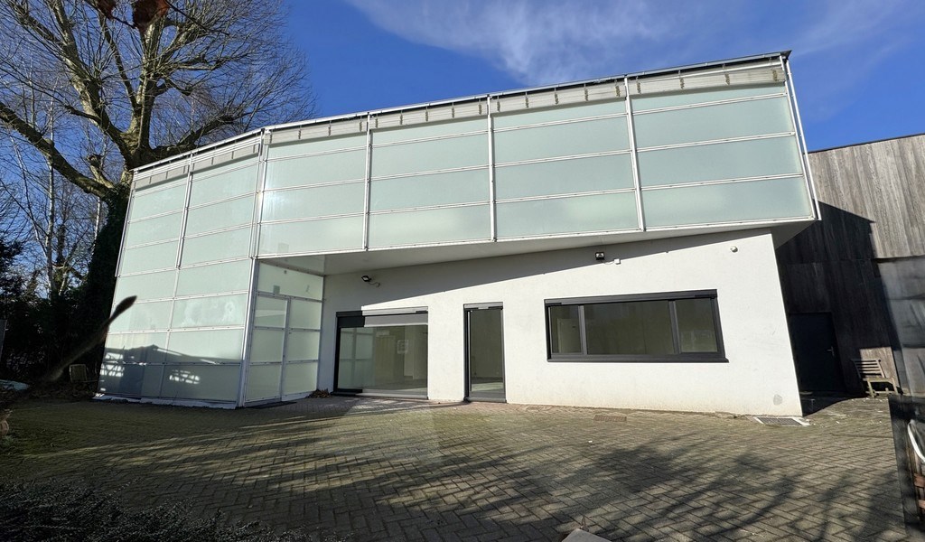 Lichtrijke kantoren te huur aan Nijverheidskaai in Gent