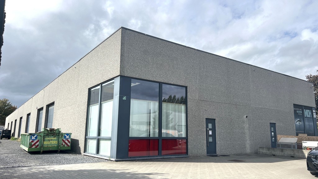 Opslagruimte met kantoor te huur in Gavere