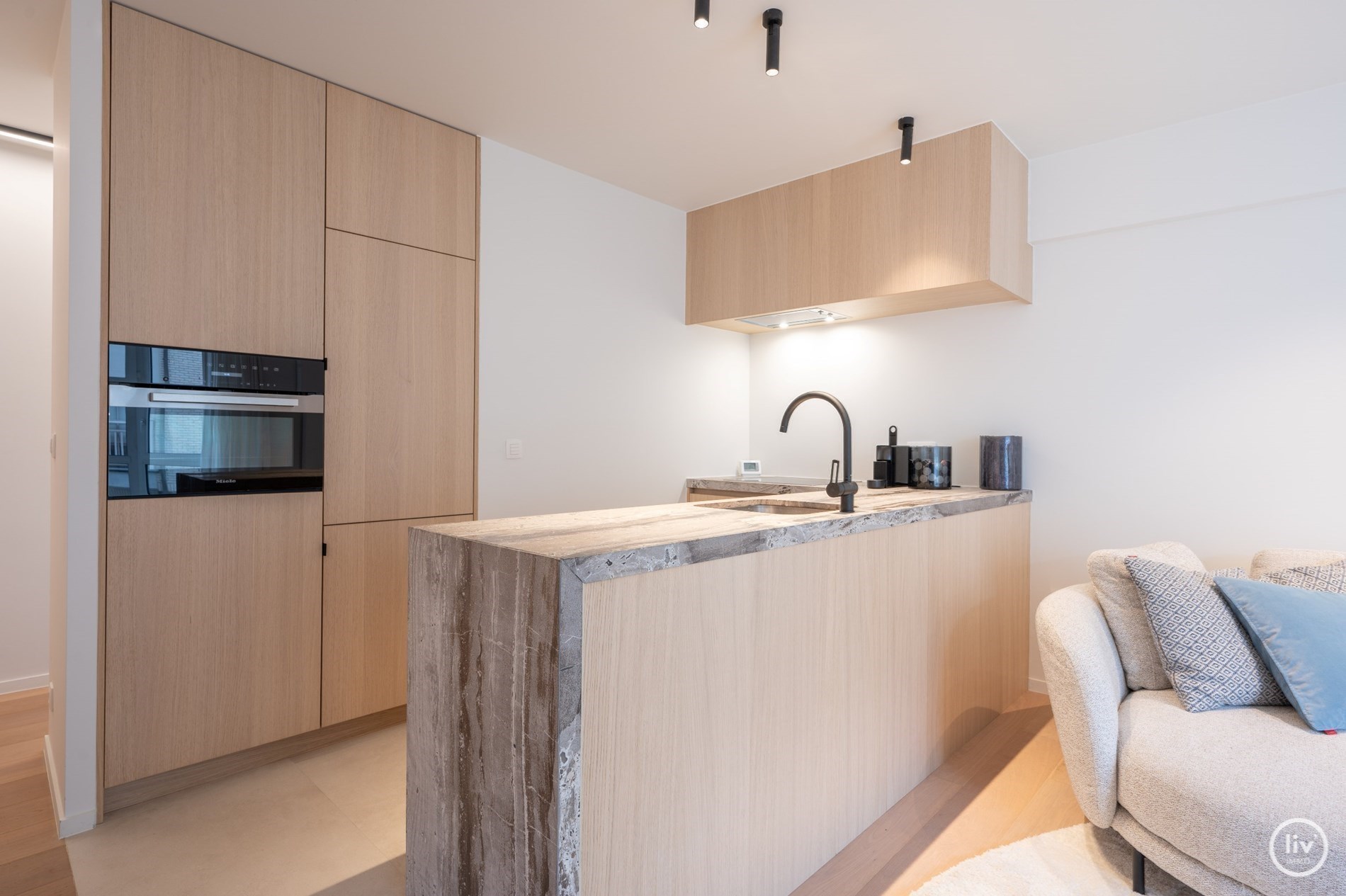 Prachtig gerenoveerd 3 slaapkamerappartement centraal gelegen vlakbij de Lippenslaan te Knokke 