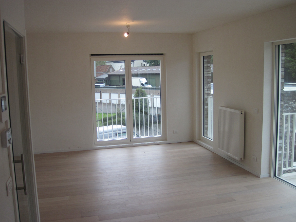 Groen wonen in de Weverij.    2-slp-appartement met een autostaanplaats. 