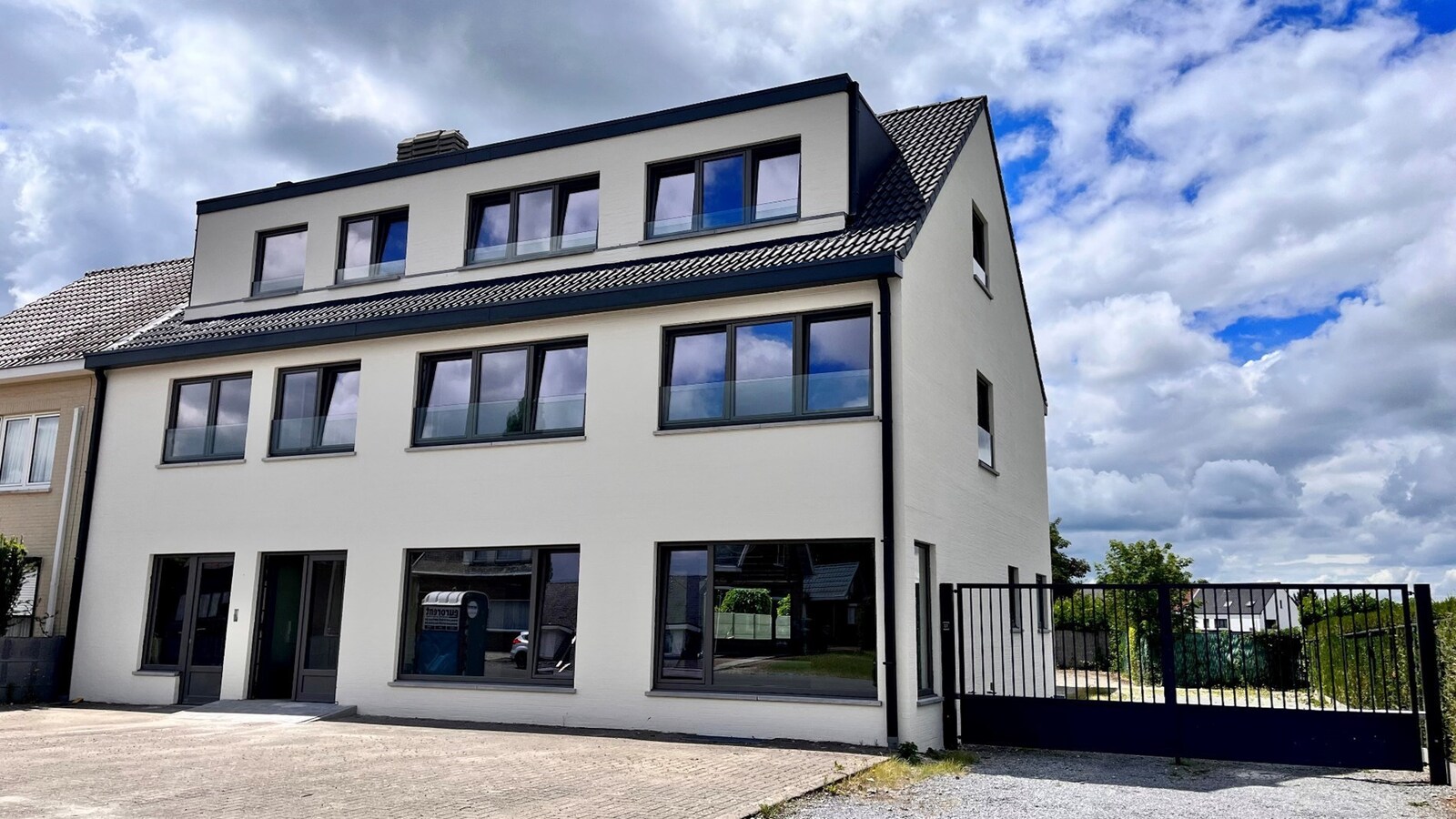 ENERGIEZUINIG EN VOLLEDIG GEMEUBELD APPARTEMENT TE TUILT (KURINGEN) 