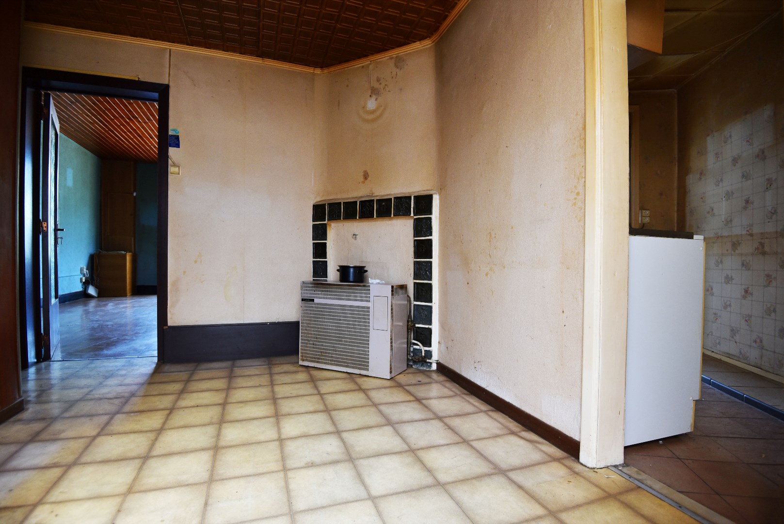 Totaal te renoveren / herop te bouwen woning te Eeklo 