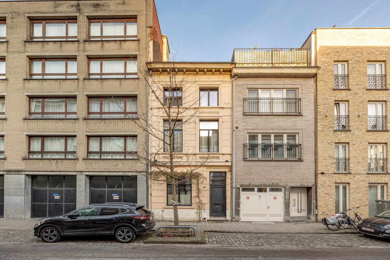 Gerenoveerde herenwoning met stadskoer in de Haringrodewijk! 