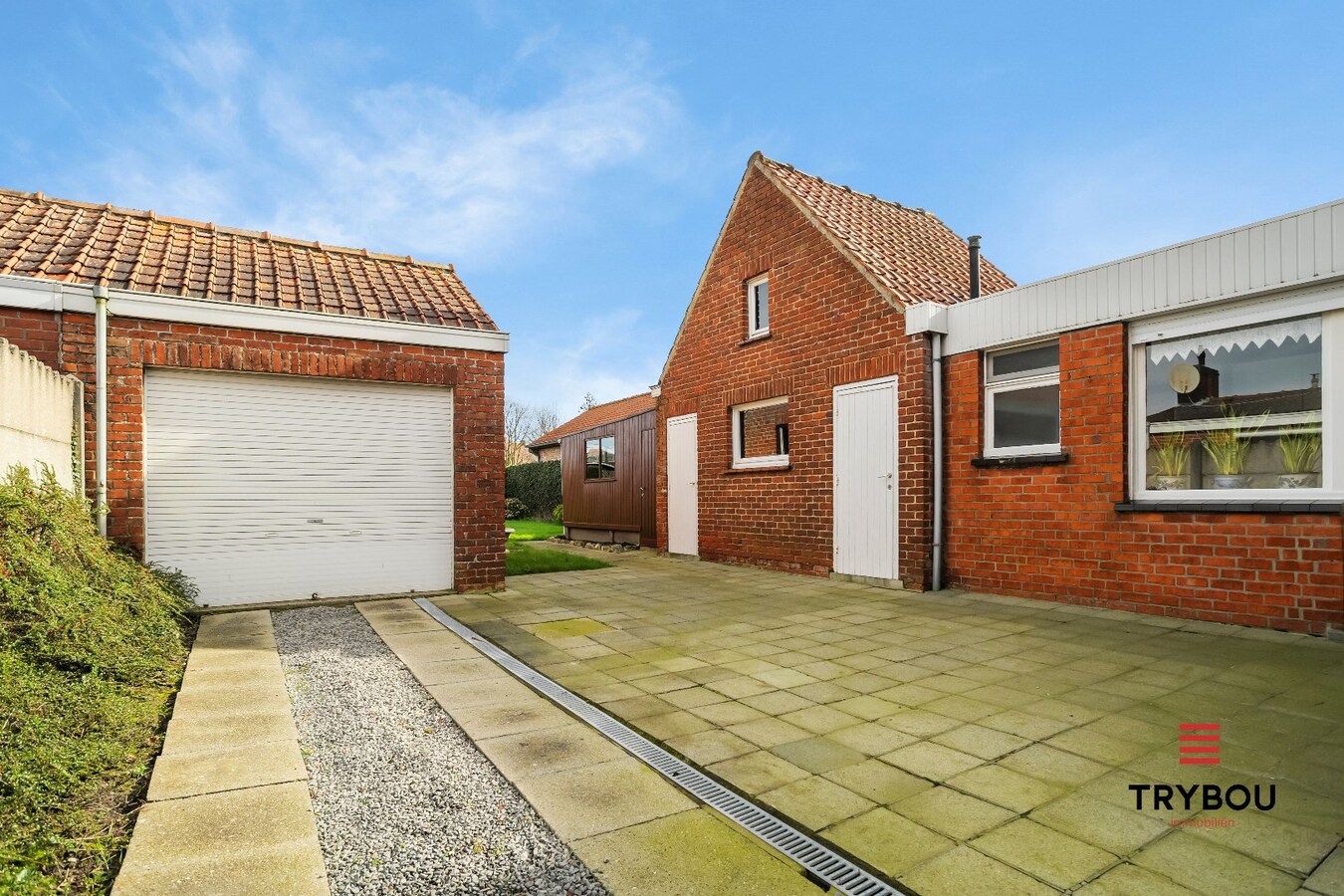 Degelijke woning op ruim perceel van 700m² 