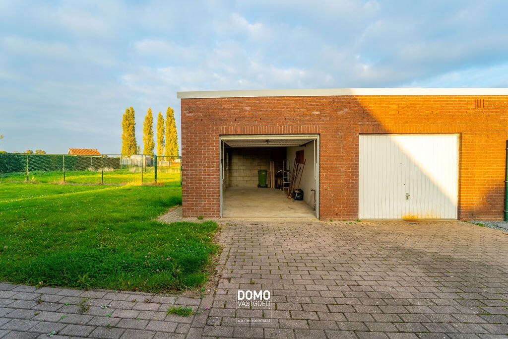 Instapklaar appartement met garage, rustig gelegen. 