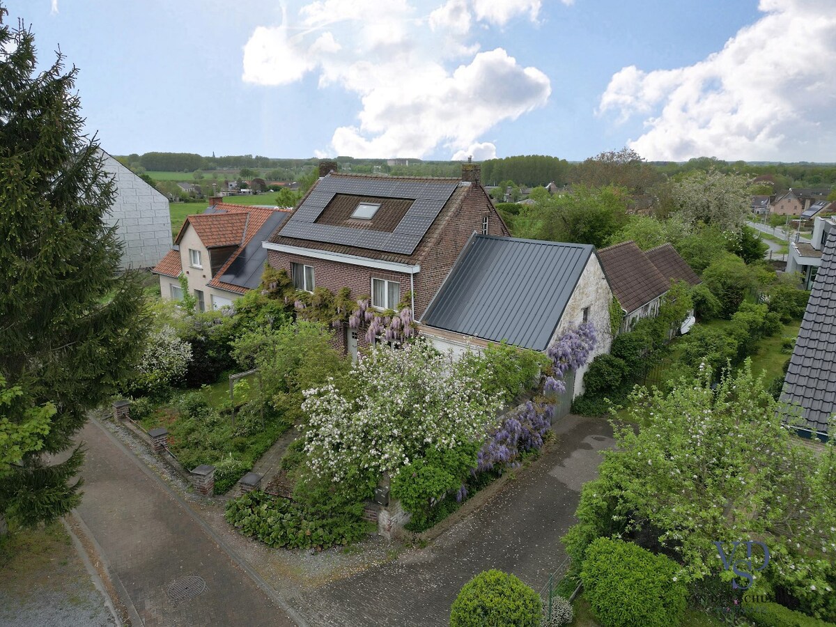 Charmante woning op royaal perceel van 1.618 m² 