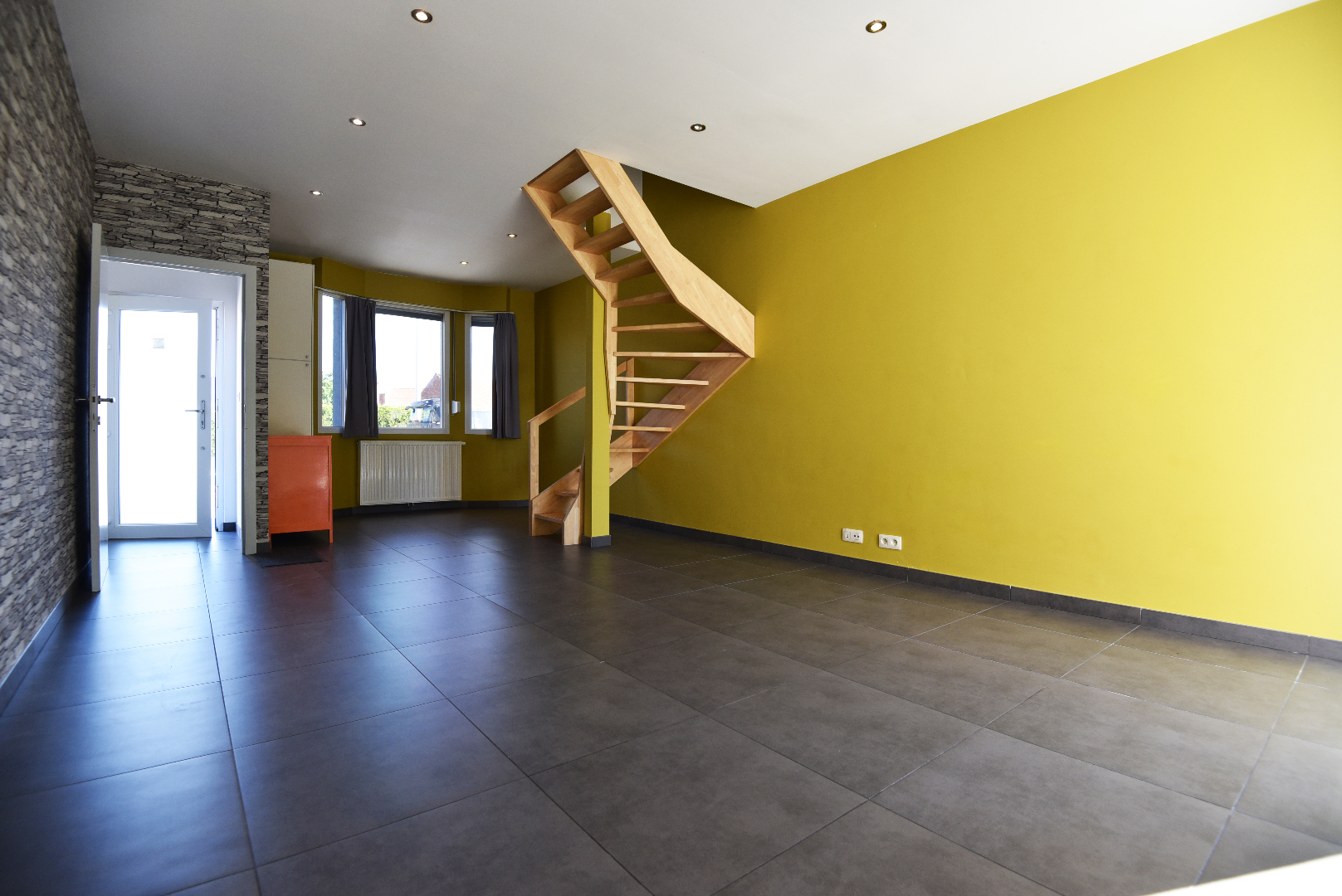 Totaal gerenoveerde energiezuinige woning te Adegem 