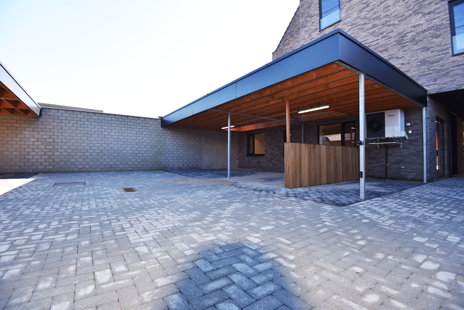 Nieuwbouwappartement, 2 slpks, autostaanplaats en terras te MALDEGEM centrum. 