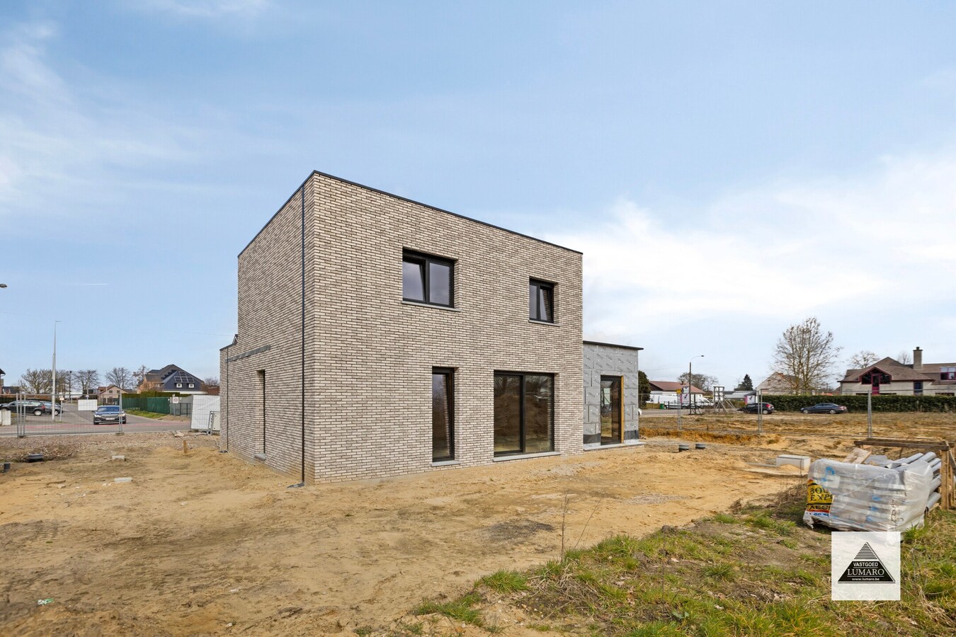 Nieuwbouw instapklare woning met 4 slaapkamers (waarvan 1 gelijkvloers) 