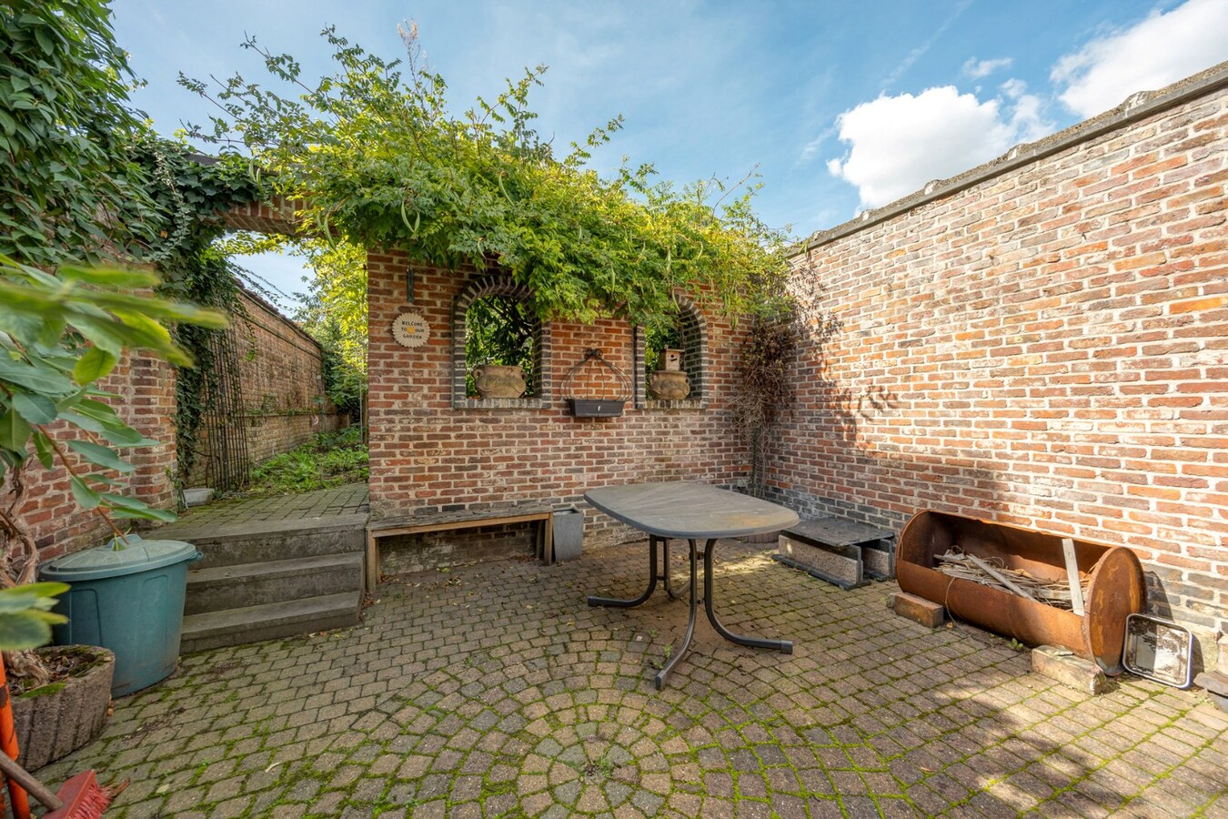 Charmante woning met tuin en garage te Hemiksem! 
