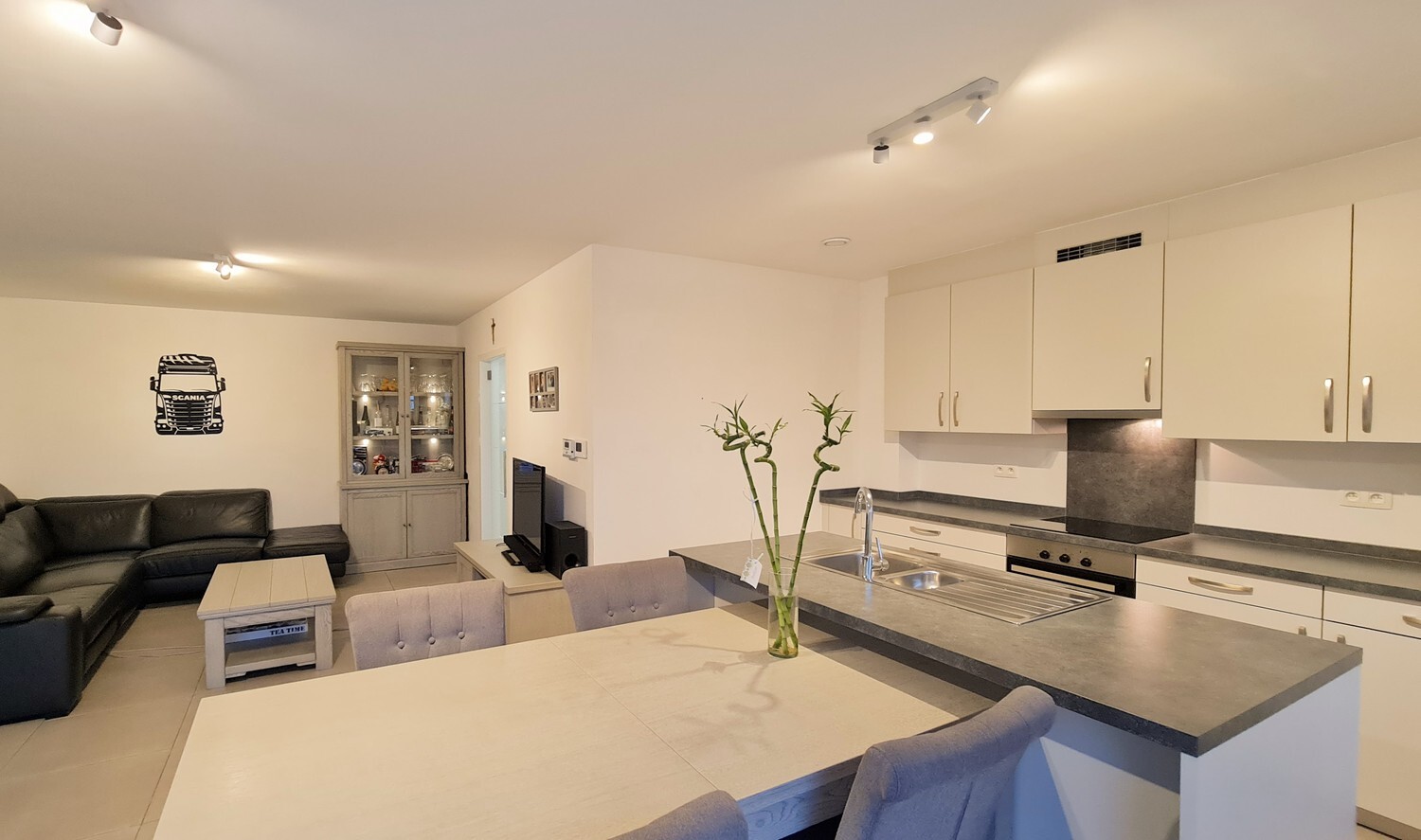 Moderne duplex van 2019 met royaal zuidgeoriënteerd terras 