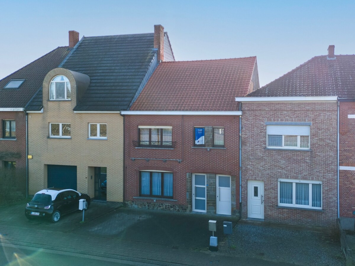 Te renoveren woning met veel potentieel nabij station/centrum Wetteren 