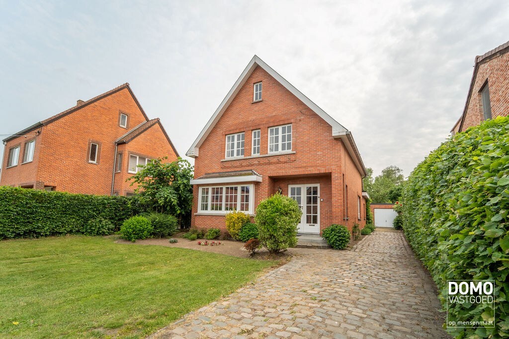 CHARMANTE TE RENOVEREN WONING MET 4 SLAAPKAMERS OP EEN PERCEEL VAN 13A TE HASSELT (KURINGEN) 