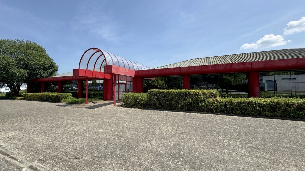 Logistiek bedrijfspand te huur in industriezone te Malle