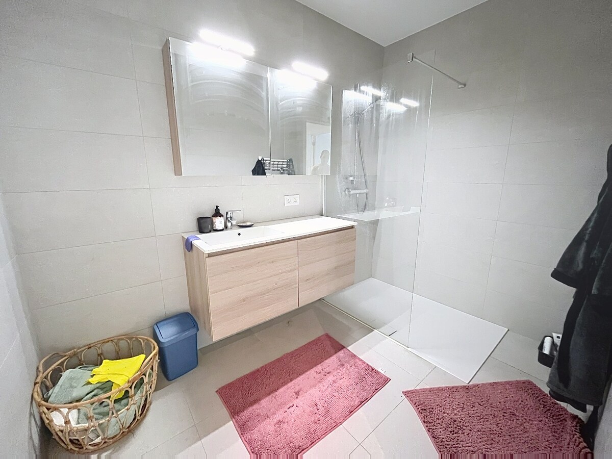Topappartement 2-slaapkamer appartement met garage in hartje Aalter 