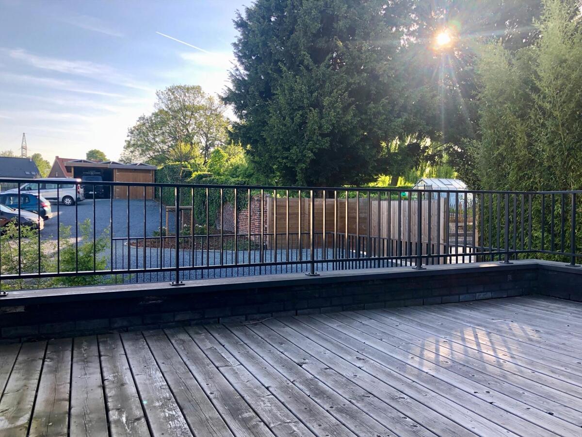 Tof appartement (residentie ‘De Hermannen’), vlakbij centrum Oudenaarde en nabij N60. 