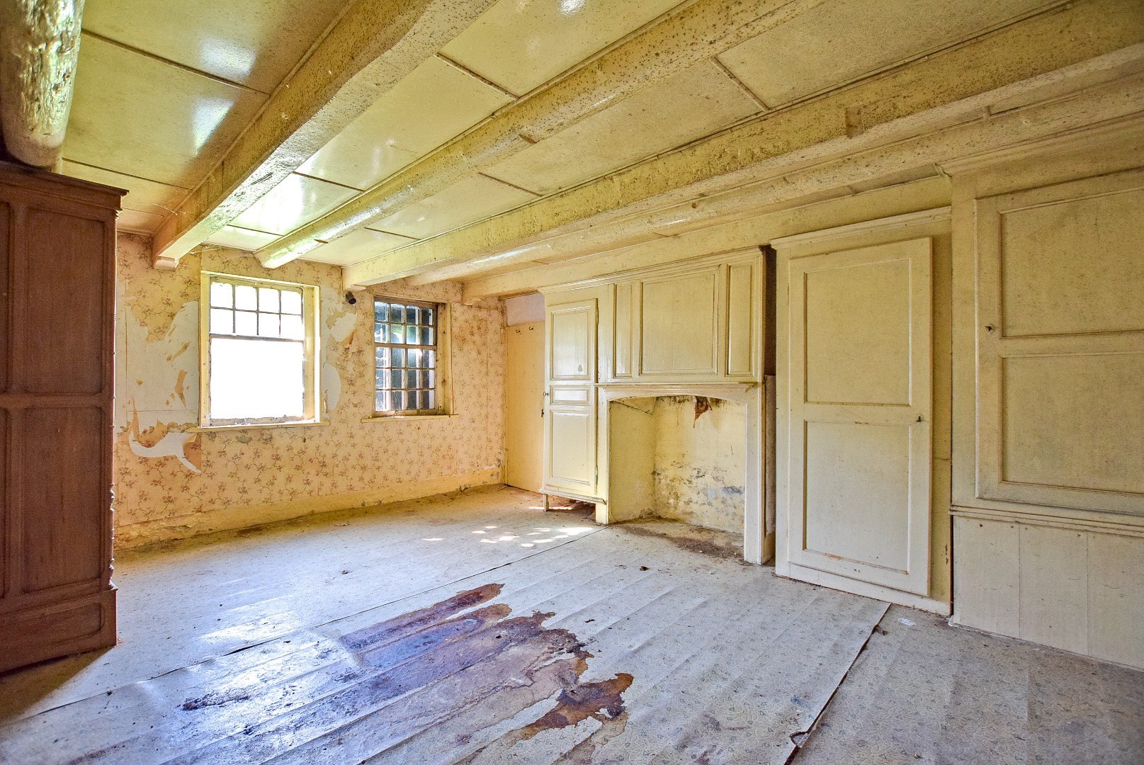 Te renoveren hoeve met veel potentieel in Alveringem. 