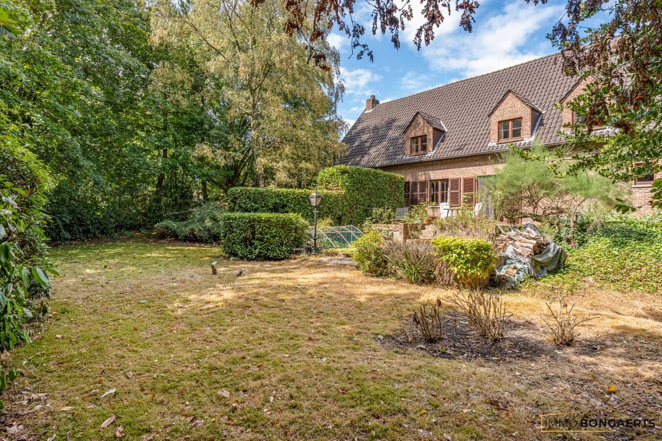 Prachtige villa met praktijkruimte en royale tuin in Houthalen-Oost 
