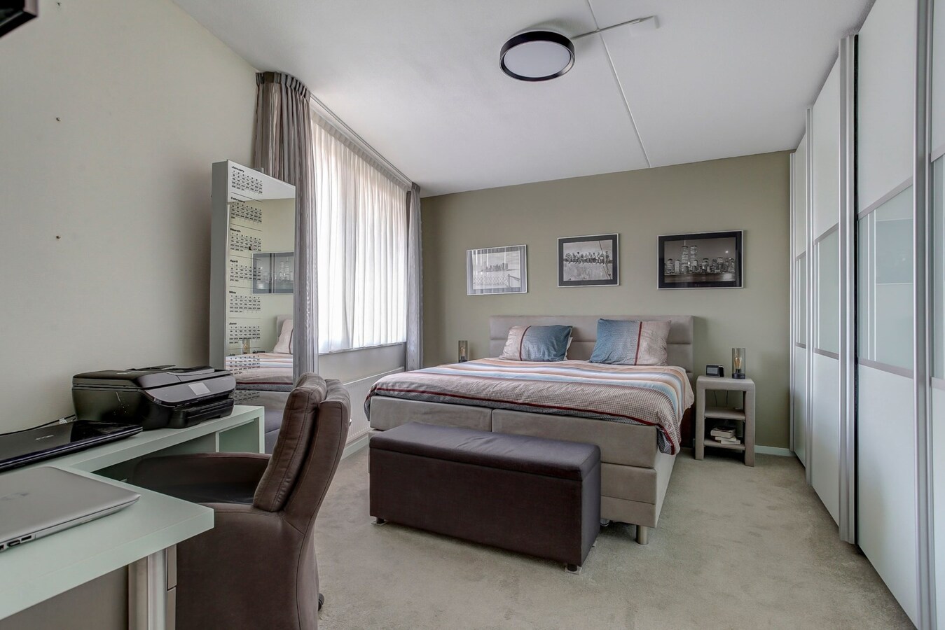 Gelegen in Tilburg ligt dit bijzondere en ruime appartement aan de Besterdring. 