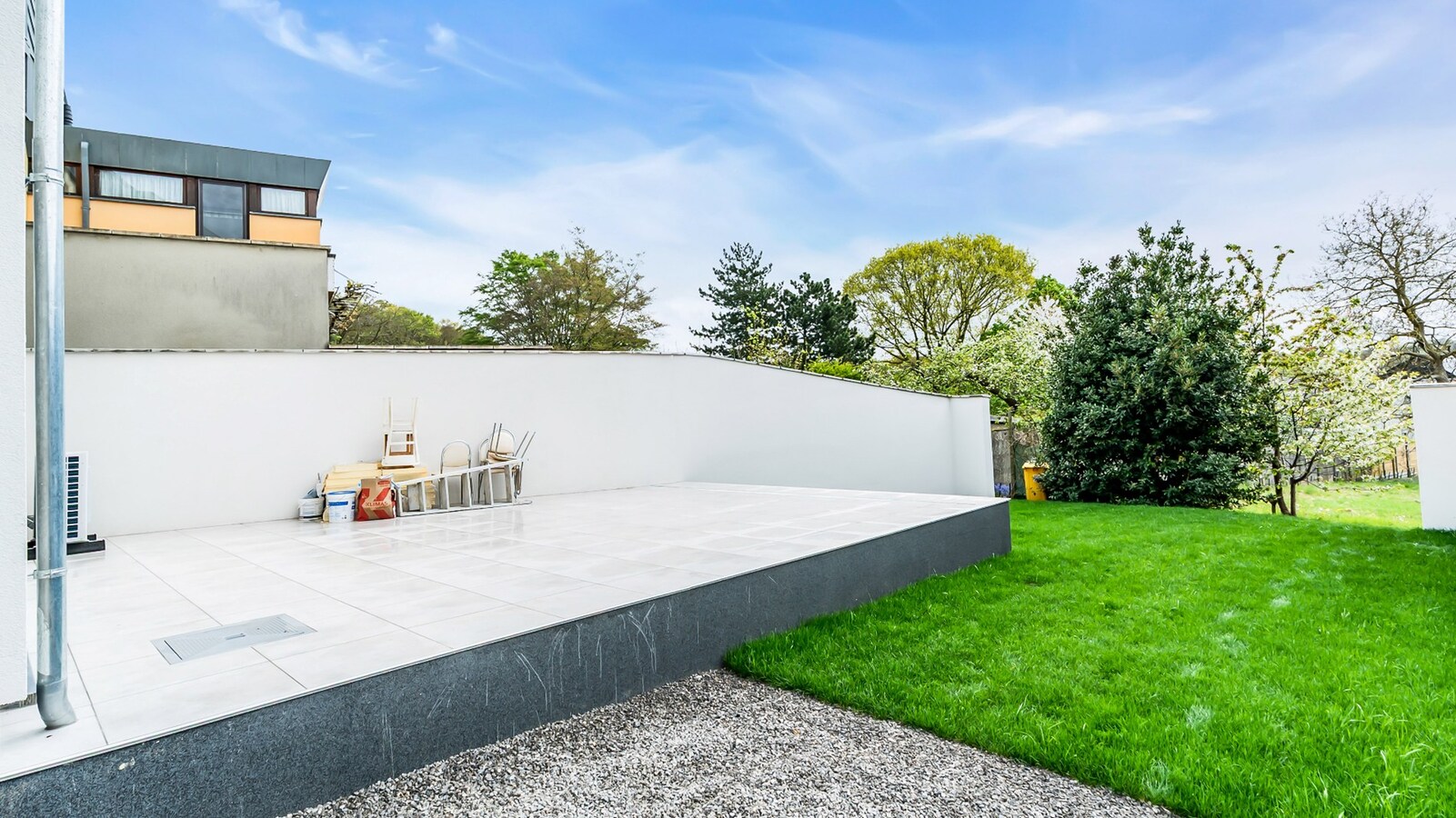 LINDEN (grens Kessel-Lo) groot huis met grote tuin 