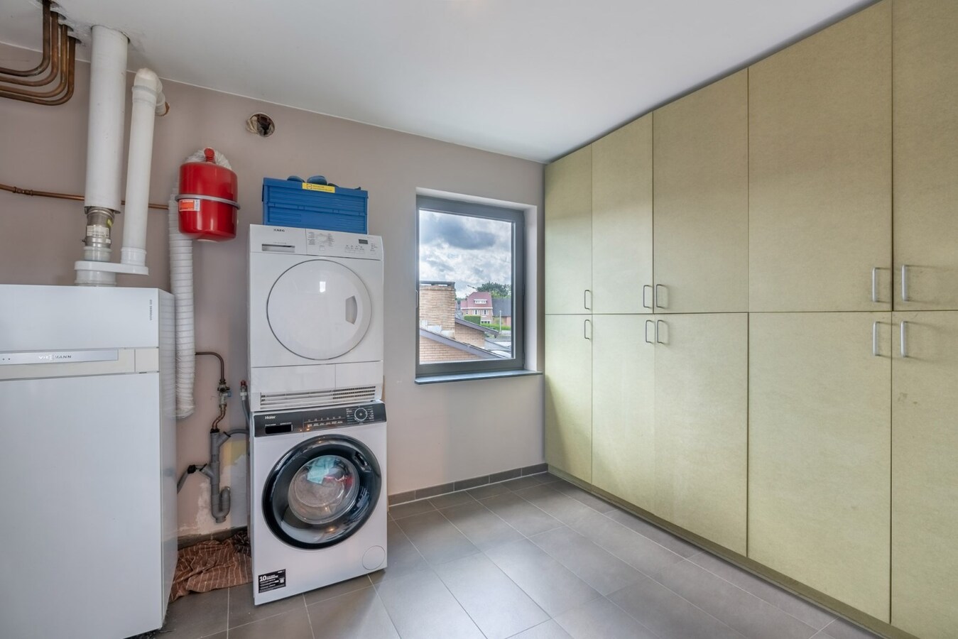 Luxe duplex appartement met 3 slaapkamers, bouwjaar 2008, 170m² bewoonbare oppervlakte. 