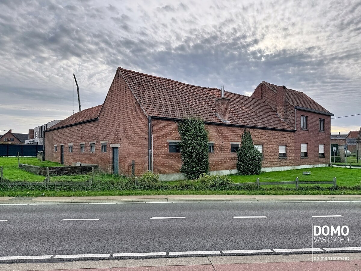 Authentieke open bebouwing met bijgebouwen en potentieel in Tuilt-Kuringen 